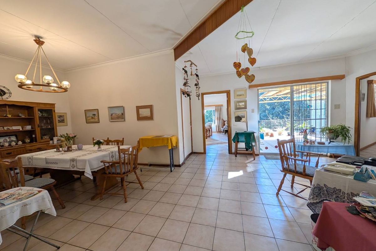 Double-storey 4 Bedroom house for sale in Klein Windhoek - Photo 2