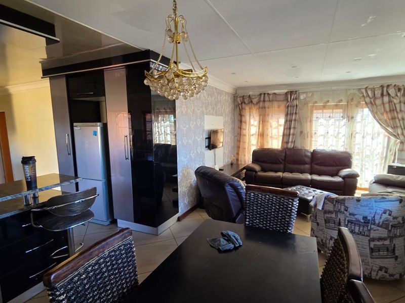 Neat Facebrick Family Home – Well Located & Move-In Ready - Photo 8