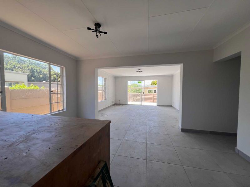 Fully Renovated Cluster Unit on Trinity School Doorstep - Photo 8