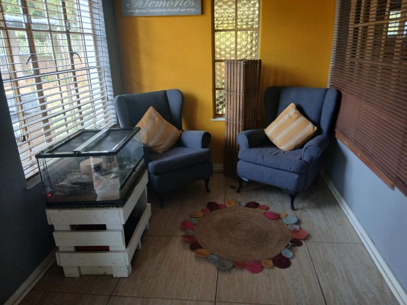 Large family home - Photo 4
