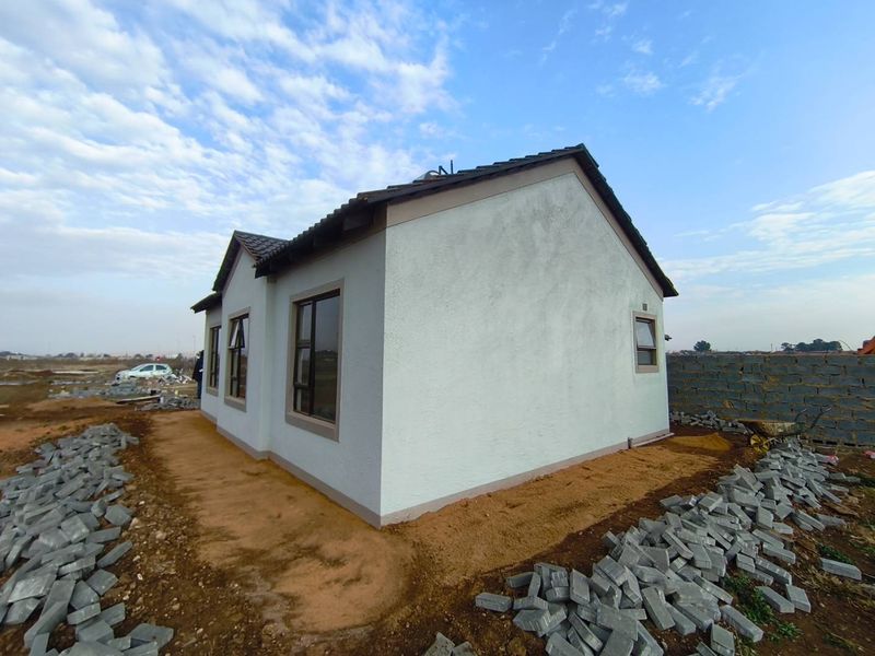 Brand-New 3-Bedroom House for Sale in Windmill Park Ext 32 - Photo 5