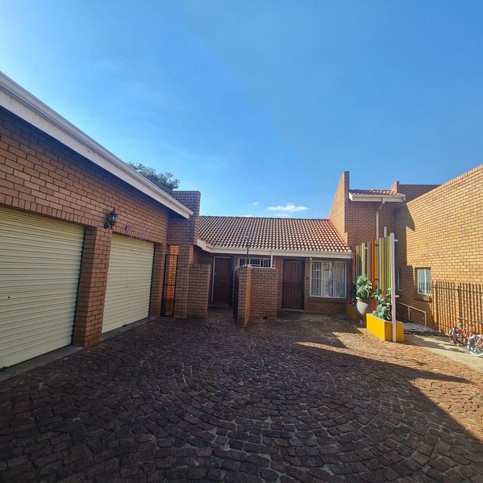 Property #2403068, House Sold in Erasmuskloof