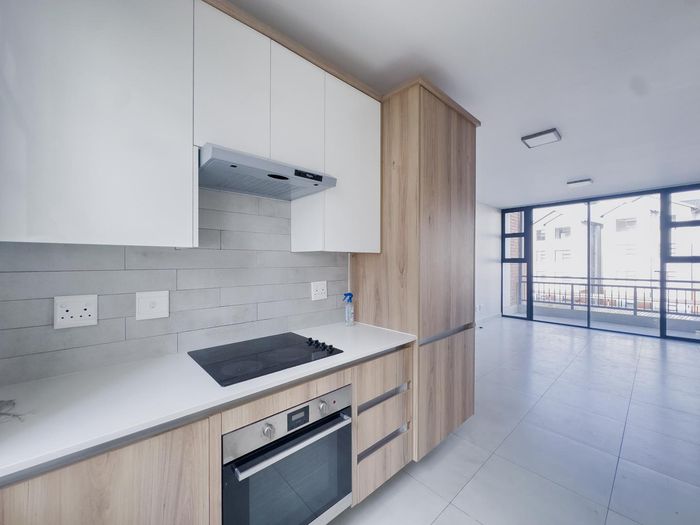 Property #2500053, Apartment For Sale in Lombardy Estate