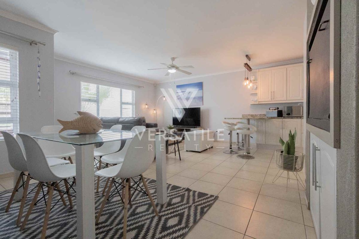 Townhouse For Sale - Photo 4