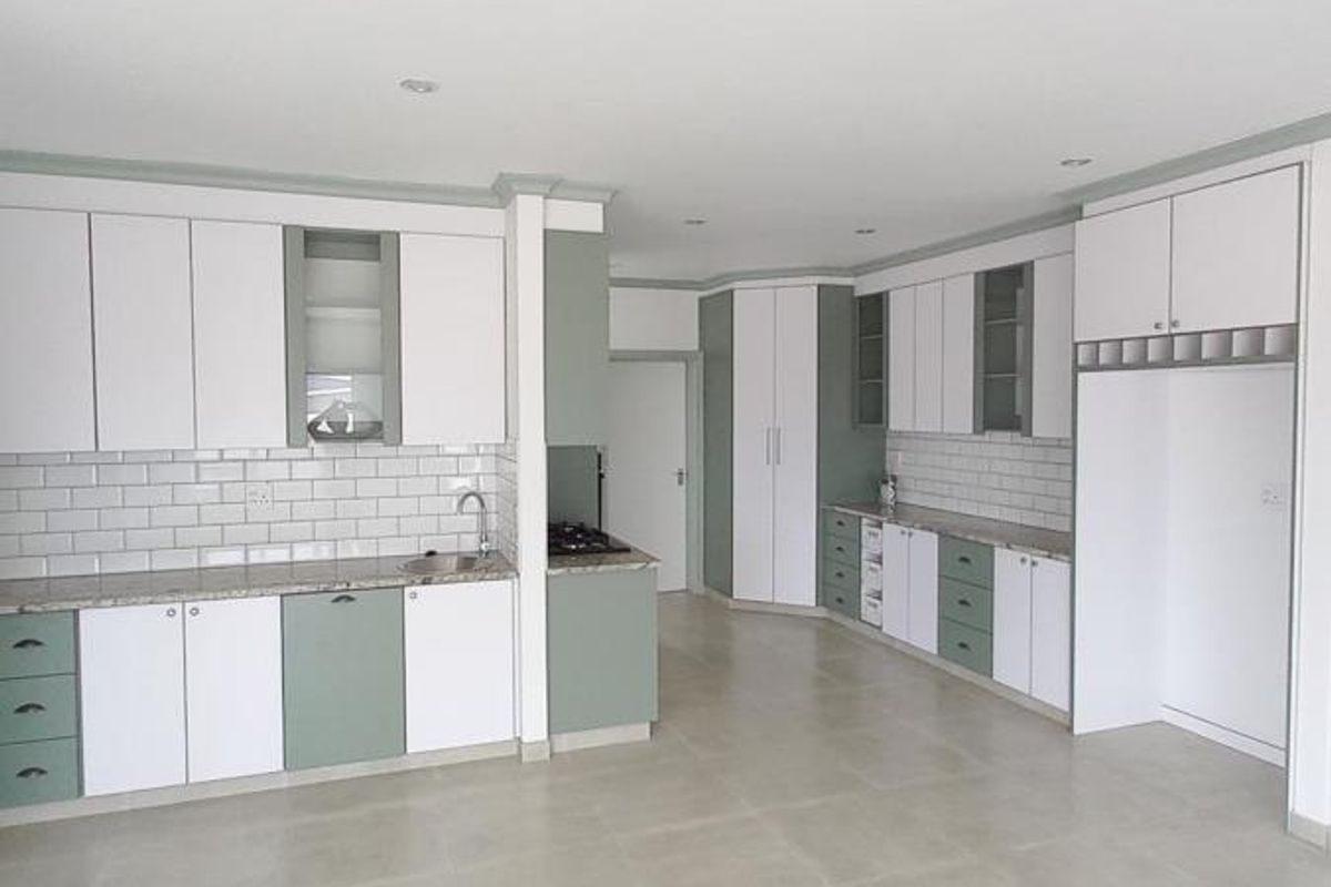 FOR SALE: MODERN 3-BEDROOM HOME WITH INDOOR BBQ , HENTIES BAY, NAMIBIA - Photo 4