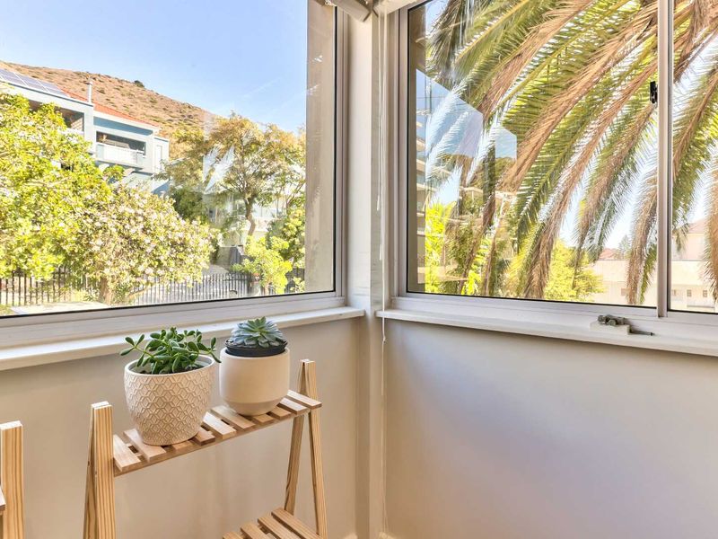 Charming 2-Bedroom Apartment in Upper Green Point.- 27K. - Photo 2