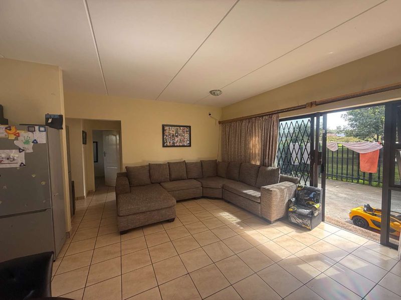 Spacious Ground Floor Corner Unit in Ravenswood, Boksburg - Photo 4