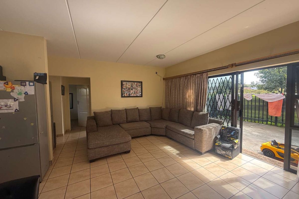 Spacious Ground Floor Corner Unit in Ravenswood, Boksburg - Photo 4