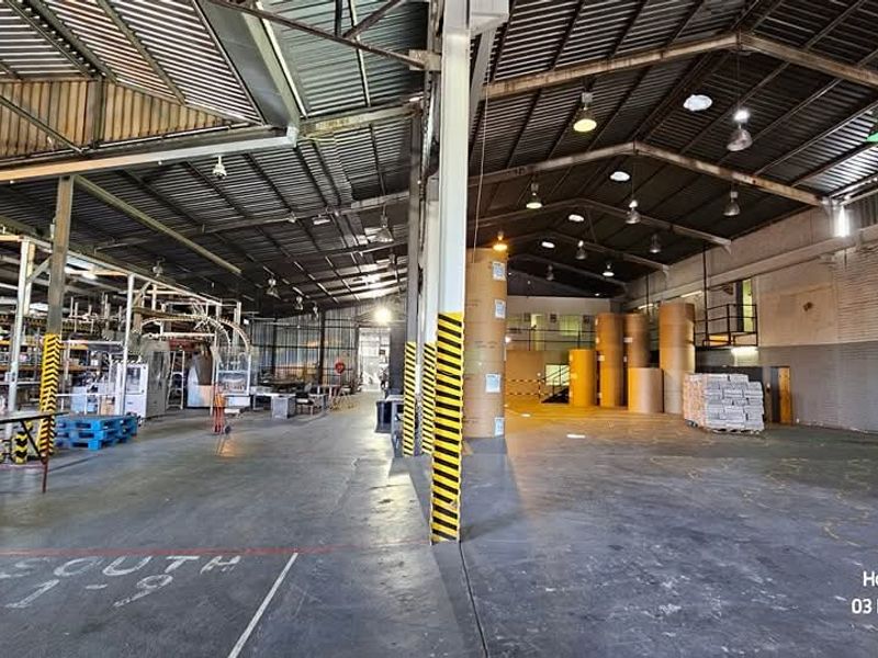 FOR SALE - WAREHOUSE - LAFRENZ INDUSTRIAL AREA - Photo 3