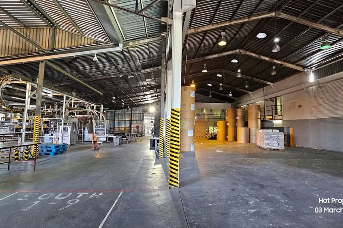 FOR SALE - WAREHOUSE - LAFRENZ INDUSTRIAL AREA - Photo 3