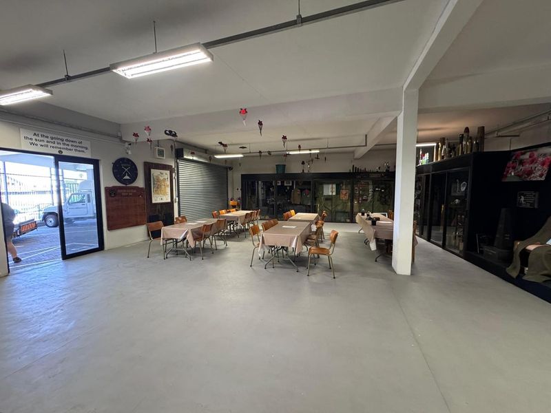 A well-maintained industrial property offering practical workspace and a professional setting - Photo 6