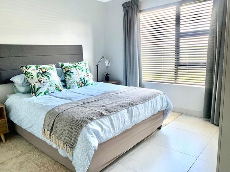 Newly Built Contemporary Townhouses in Pellissier - Photo 7