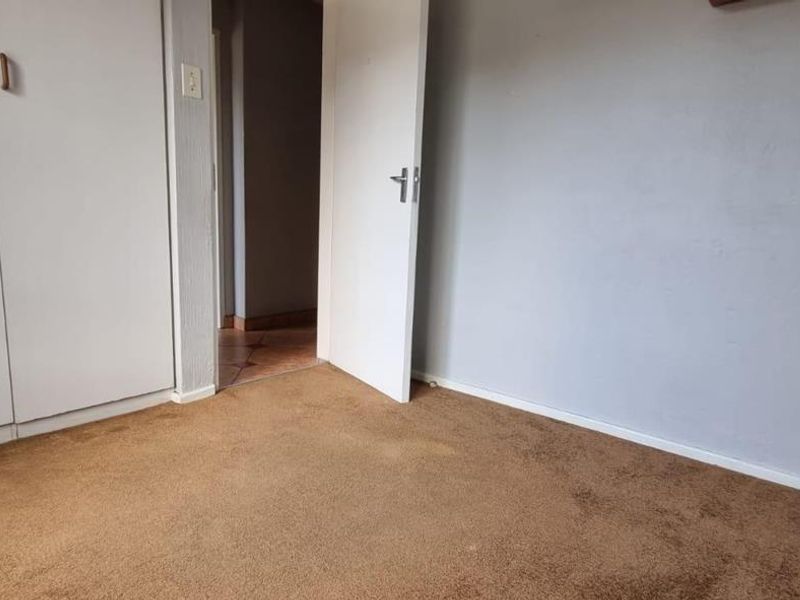 3 Bedroom Apartment for sale in Verwoerdpark - Photo 10