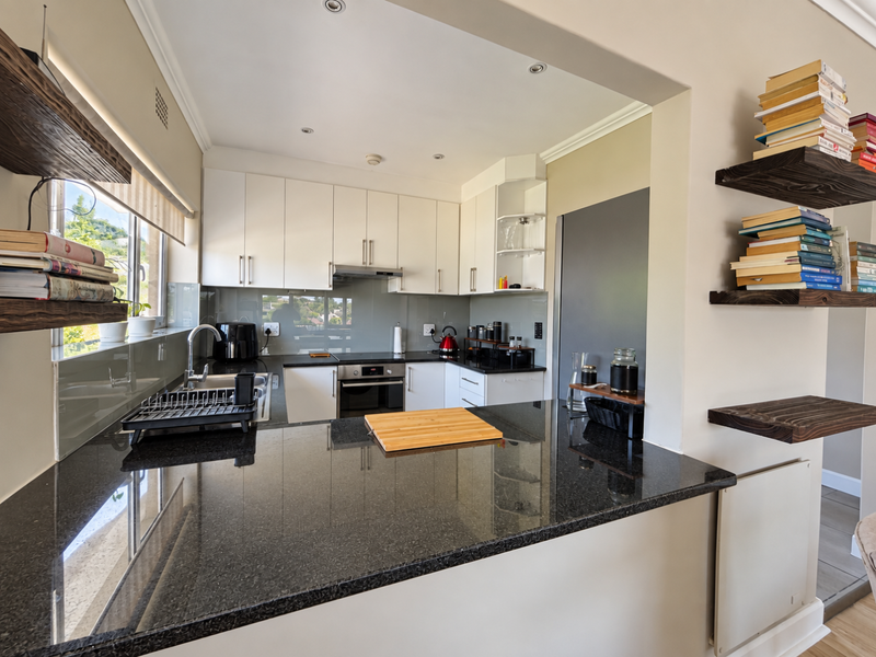 Renovated 1-bedroom apartment in the heart of Rosebank - Photo 6