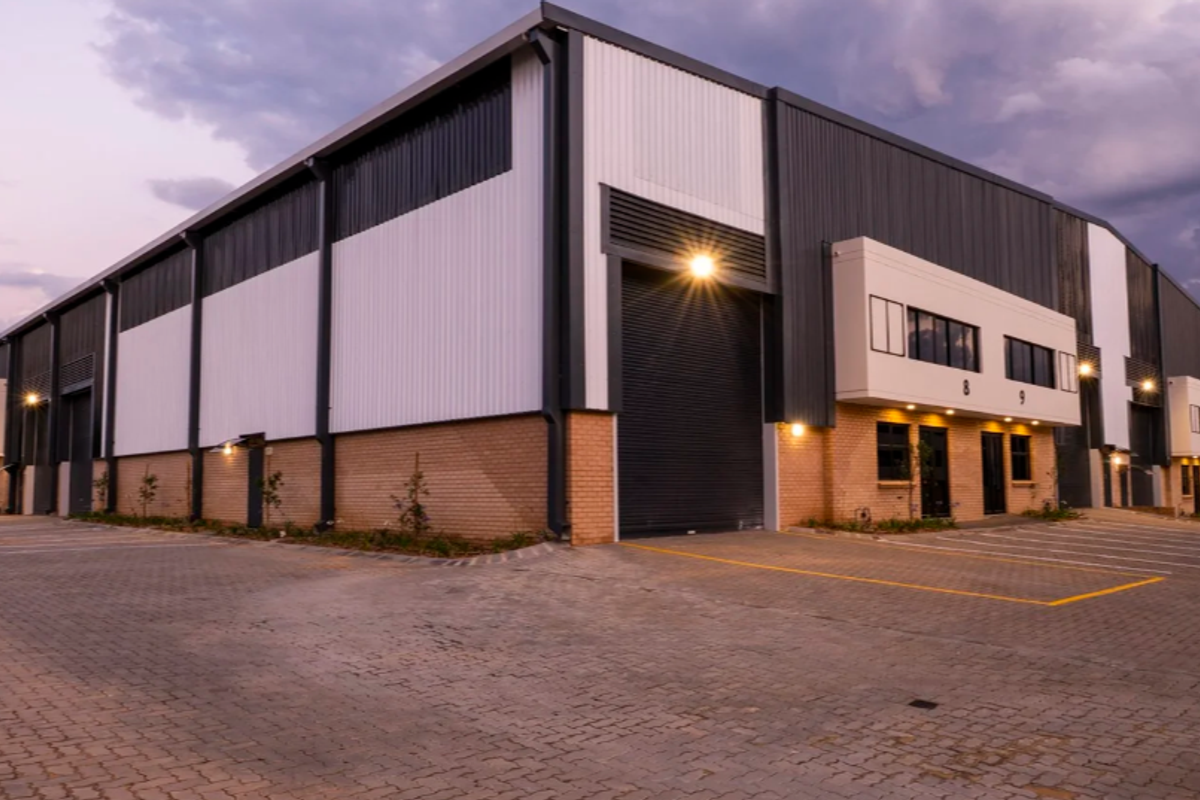 785m2 Samrand Warehouse To Let - Photo 5