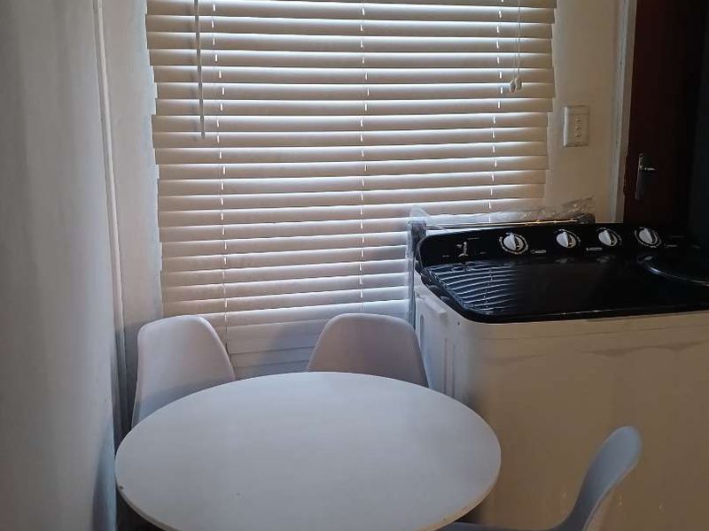 Move- in ready - Photo 7