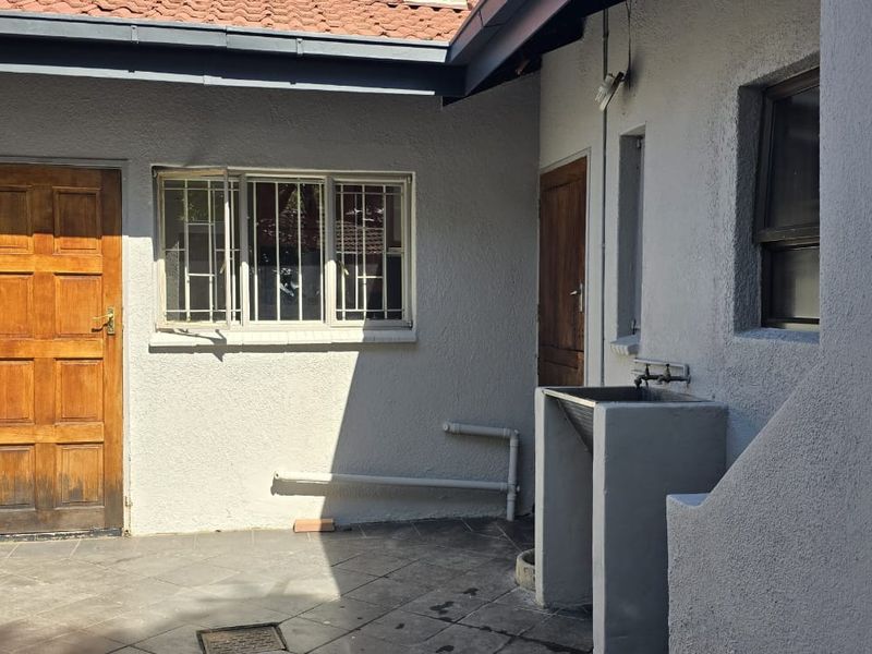 Four bedroom house for sale in Garsfontein Ext  6 - Photo 3