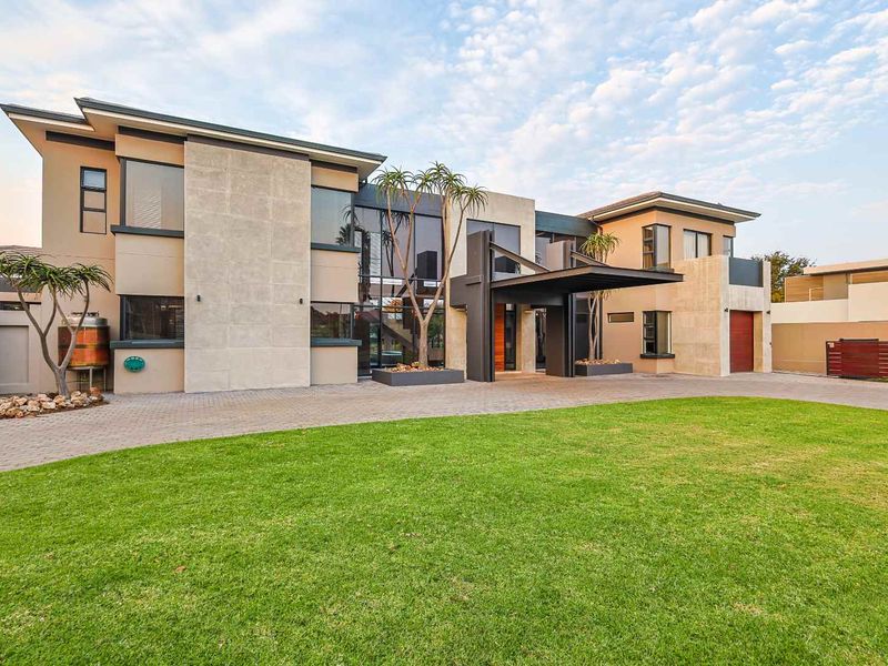 Modern Luxury Home for Sale - Photo 3