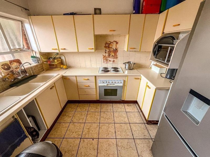 Experience Secure Modern Comfort in This Expansive Towerby Duplex - Photo 4