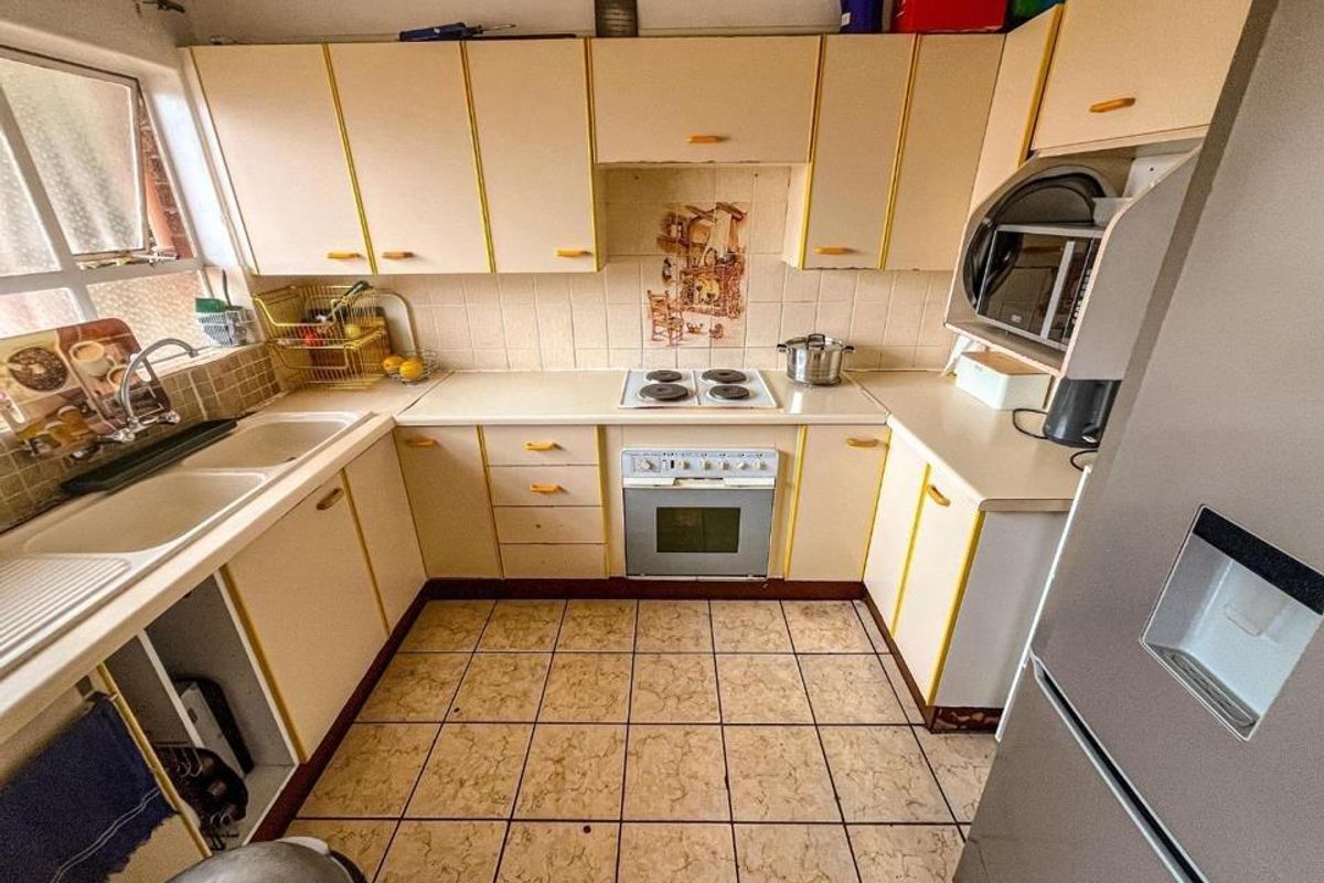 Experience Secure Modern Comfort in This Expansive Towerby Duplex - Photo 4