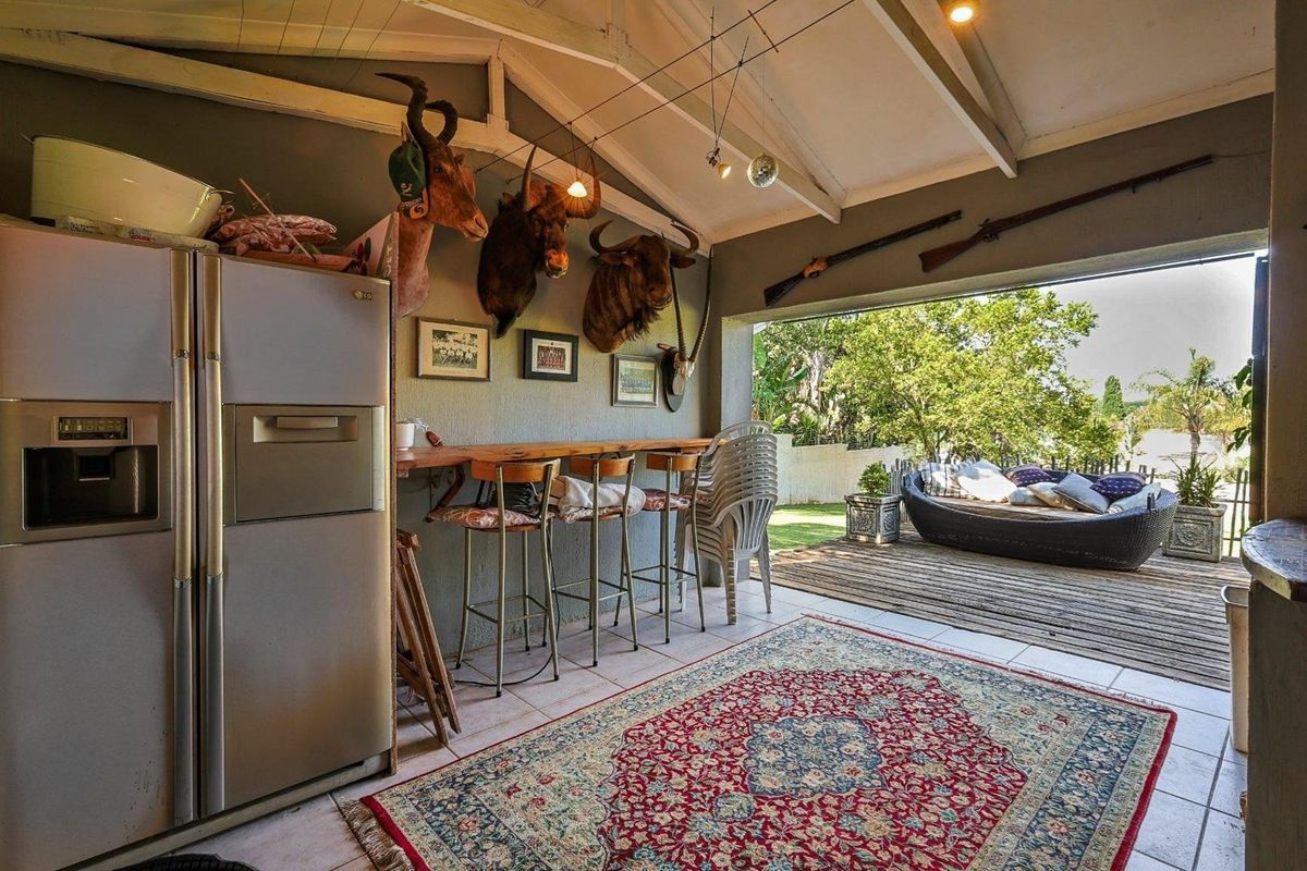 Prime Real Estate: Large Stand, Granny Flat, & Perfect Location - Photo 2