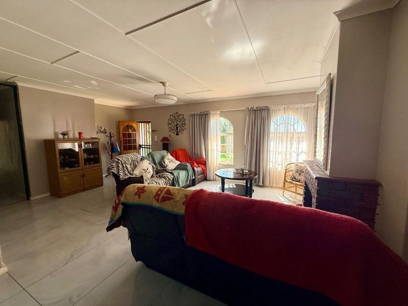 4 Bedroom house for sale in Pailpietersburg - Photo 9