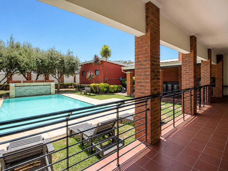 Modern 2 Bedroom/1 Bathroom for Sale - Photo 6