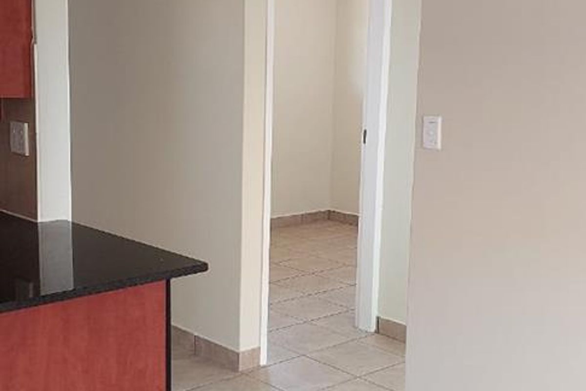 TWO BEDROOM APARTMENT IN PRETORIA NORTH : 1 AUGUST 2026 - Photo 5