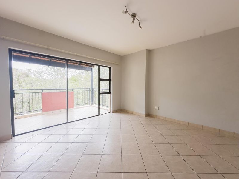 Stunning Bachelor Unit For Rent in Oukraal Boulevard, The Meadows! - Photo 2