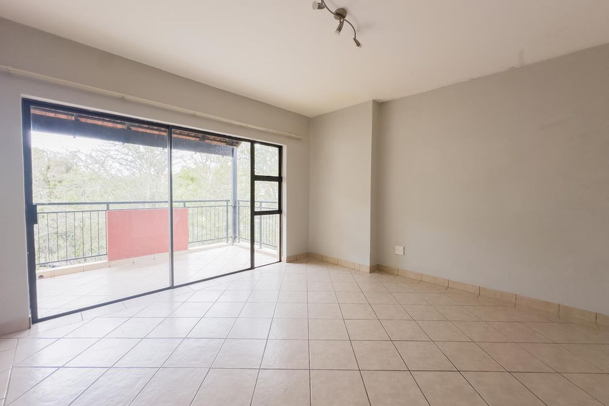 Stunning Bachelor Unit For Rent in Oukraal Boulevard, The Meadows! - Photo 2