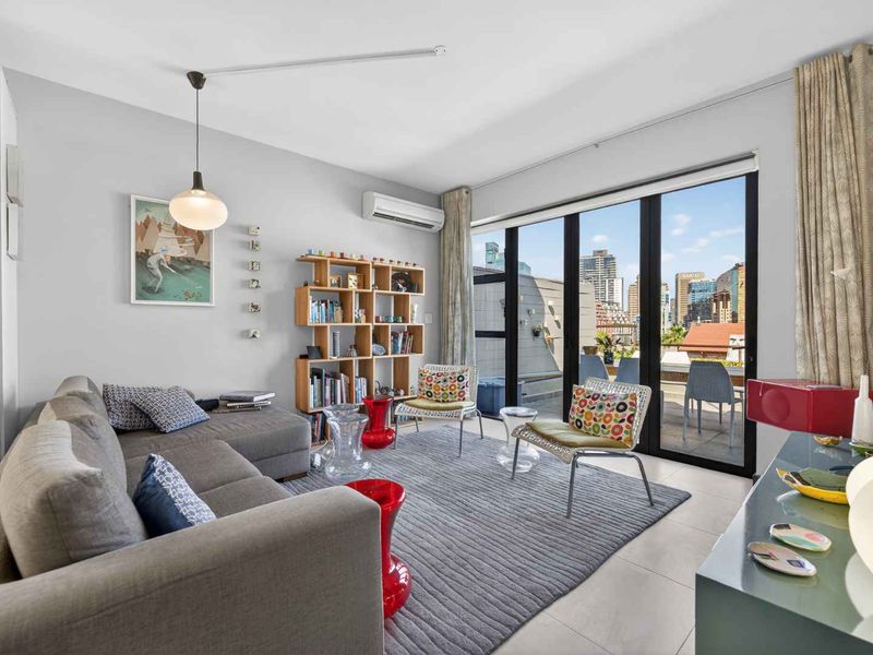 Prime Location & Stunning Views - A tranquil Oasis in Green Point Awaits! - Photo 8