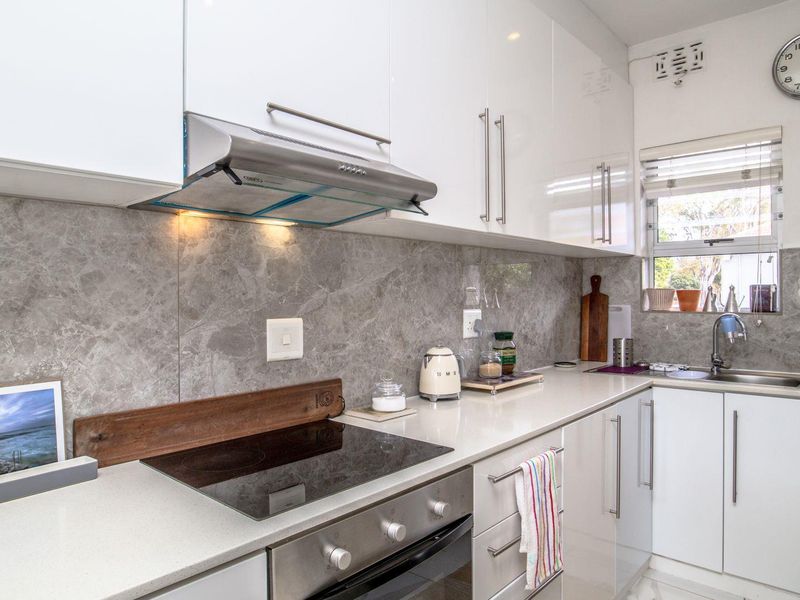 Modern Second-Floor Apartment in Kenilworth – Stylish, Secure & Move-In Ready - Photo 5