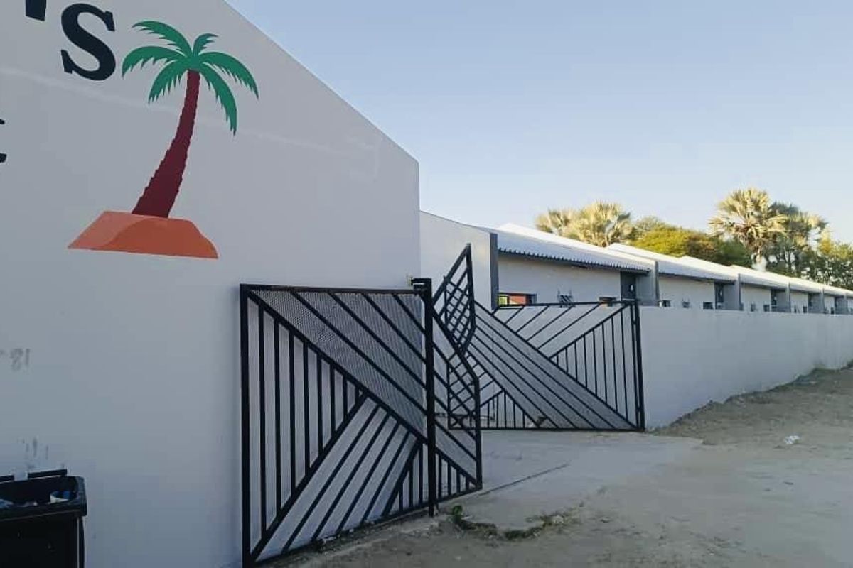 BLOCK OF 16 FLATS FOR SALE in NKURENKURU, Ext.1, Kavango West Region. - Photo 3