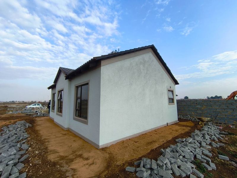 Brand-New 3-Bedroom House for Sale in Windmill Park Ext 32 - Photo 7