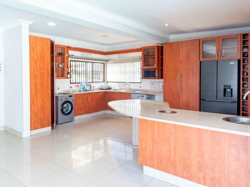 Well Priced and Well Located, - Photo 8