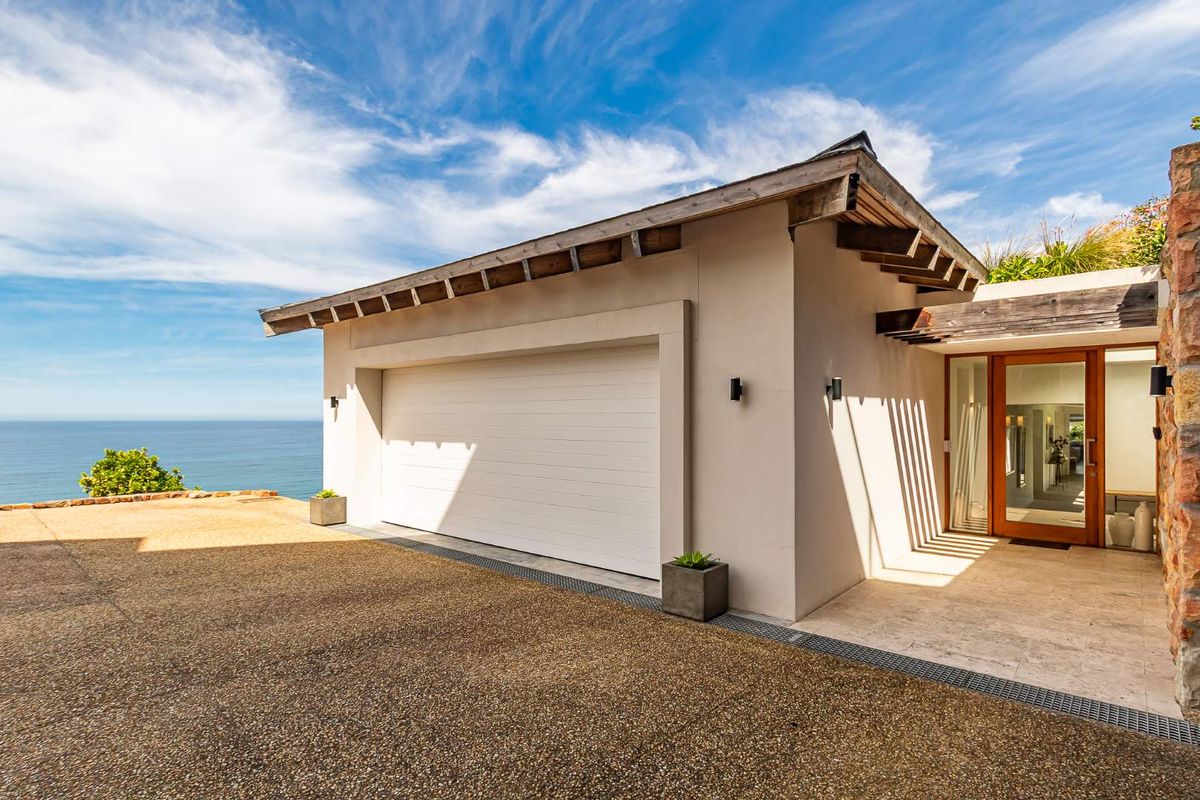 A HOME LIKE NO OTHER......... - Photo 4