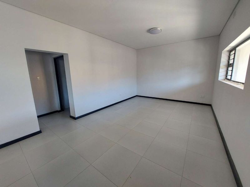 Stunning 2 Bedroom Semi-detached home in Wynberg. - Photo 9