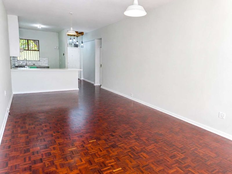 2 bedroom apartment in Illovo - Photo 10