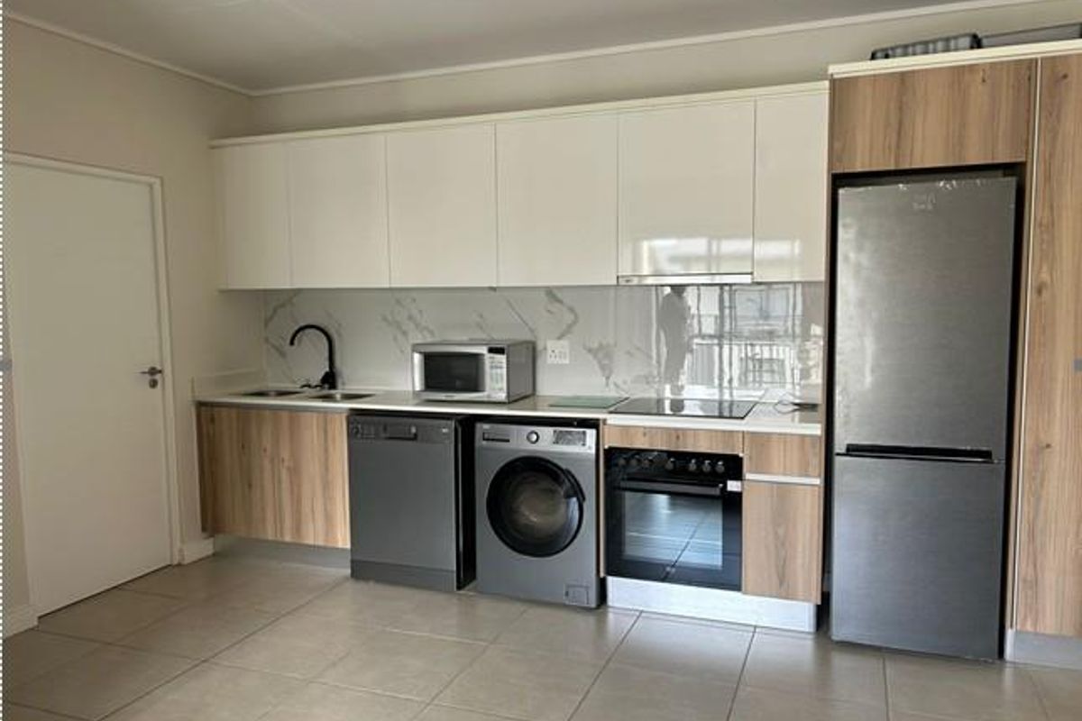 Stylish Easy Apartment Living - Photo 5