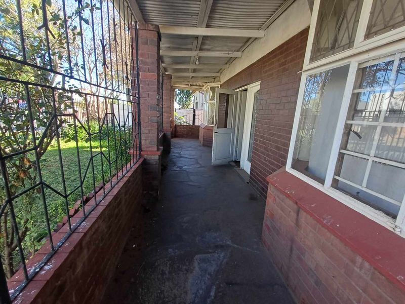 TOWNSVIEW,5 BEDROOM HOUSE - Photo 4