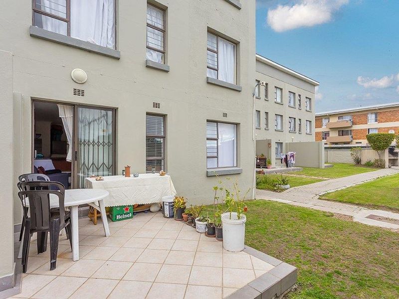 2 Bed Ground Floor Apartment - Photo 2