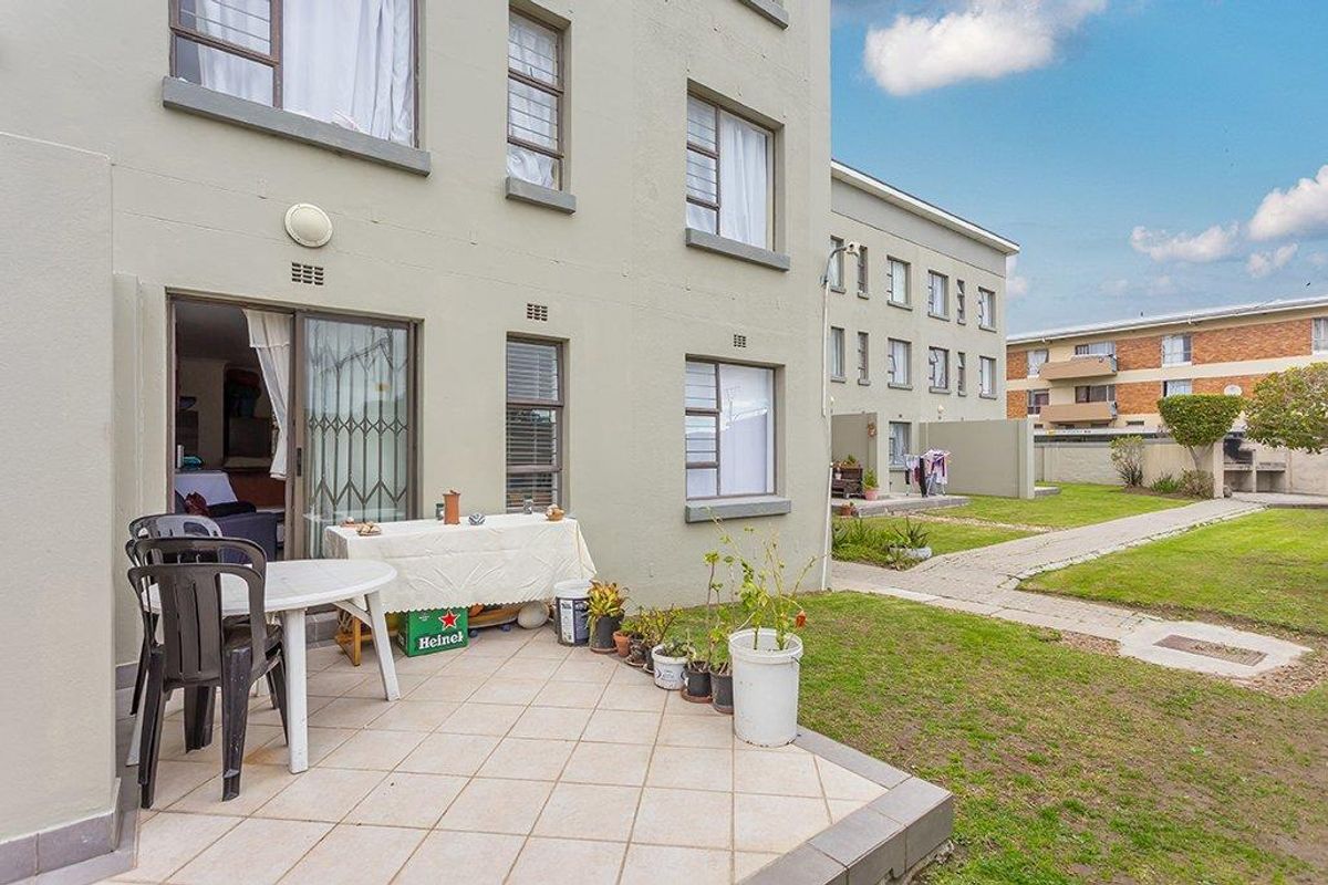 2 Bed Ground Floor Apartment - Photo 2