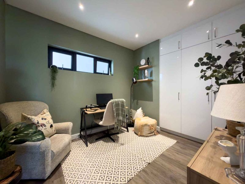 104 on Creek – Stylish 2-Bedroom Apartment in Steyn City - Photo 4