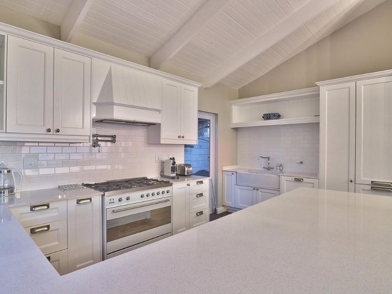 Designer Beach Bungalow - Photo 4