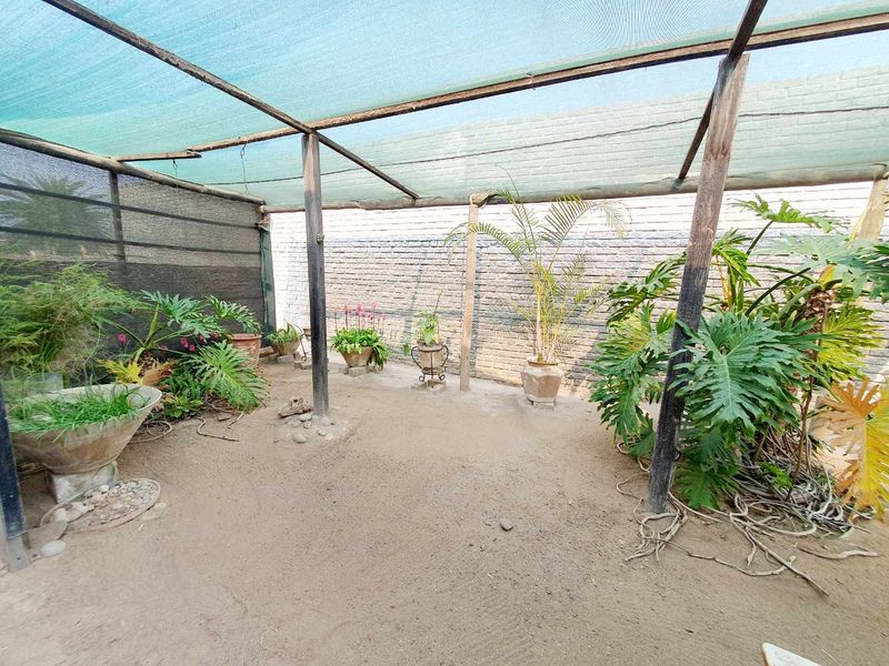 This property is centrally situated and walking distance to all amenities and the sea. - Photo 7