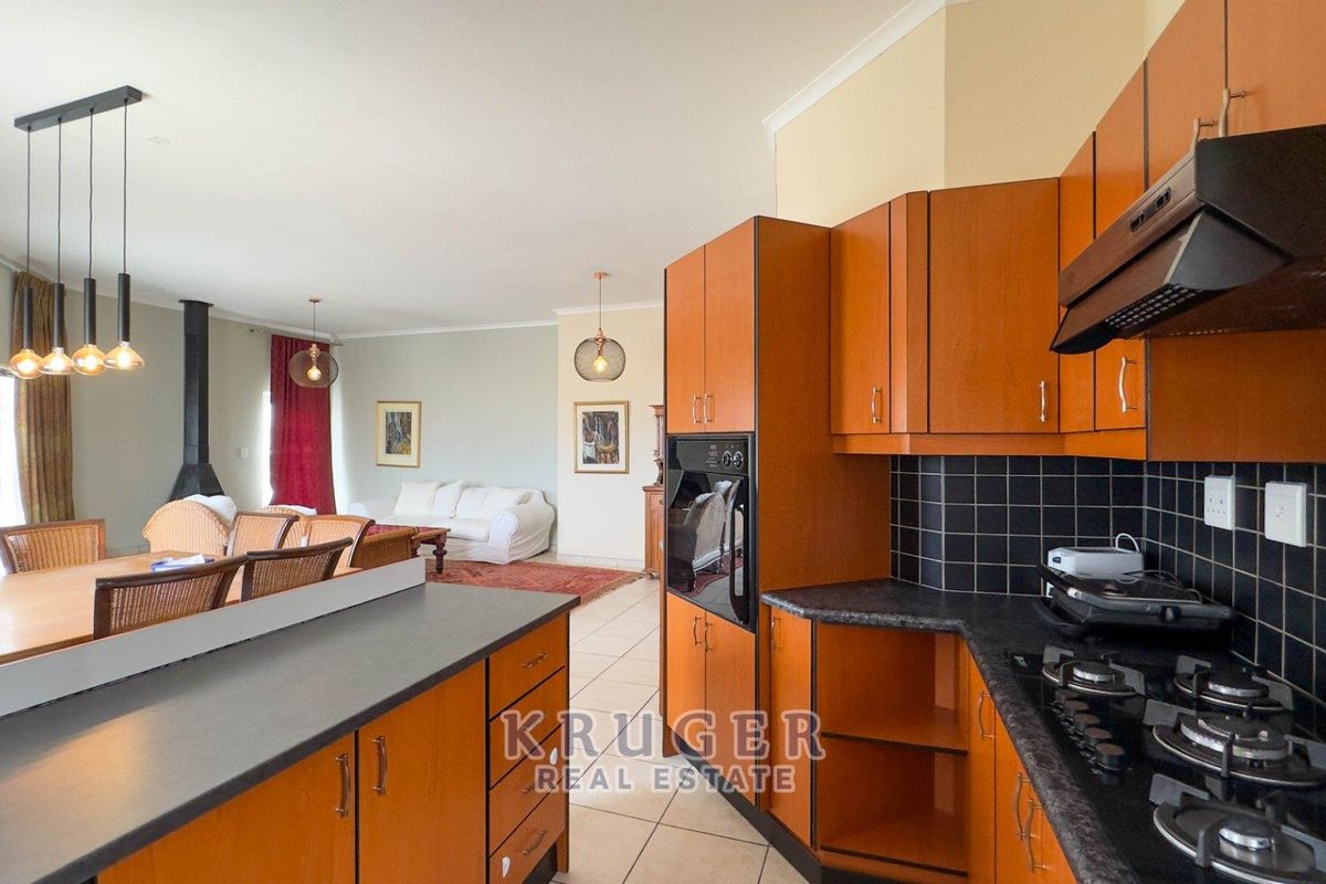 3-bedroom townhouse for sale - Photo 3