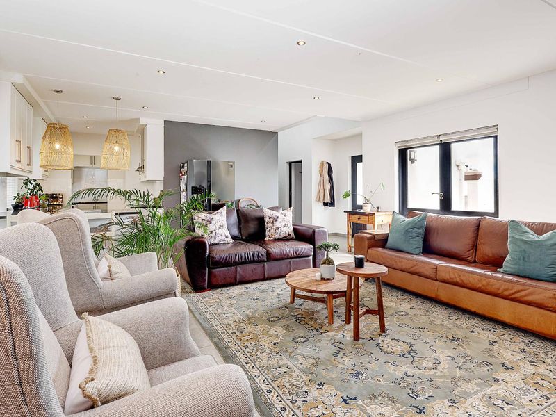 Neat 3 Bedroom Townhouse to rent in Graanendal Estate, Durbanville - Photo 9