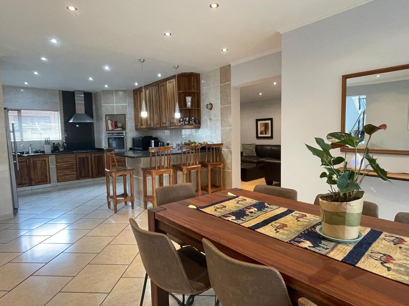 House in Diaz Beach - Photo 2