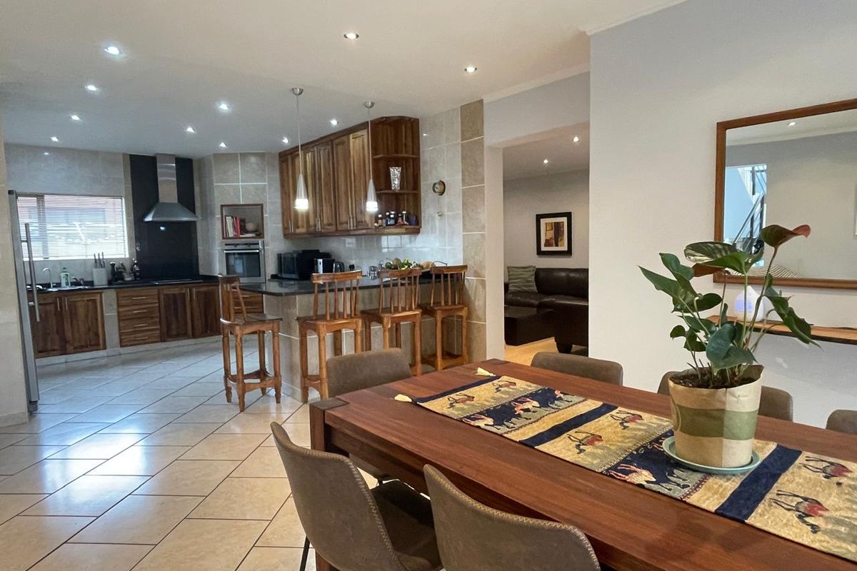 House in Diaz Beach - Photo 2