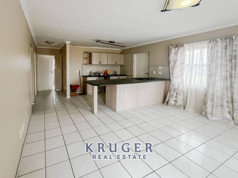 Secure corner unit townhouse for sale - Photo 2